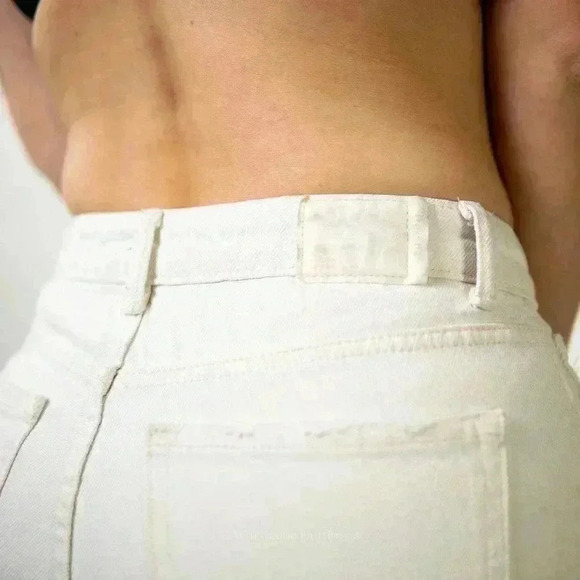 Bershka White Denim High Rise Mom Jeans - 2 - Picture 8 of 10